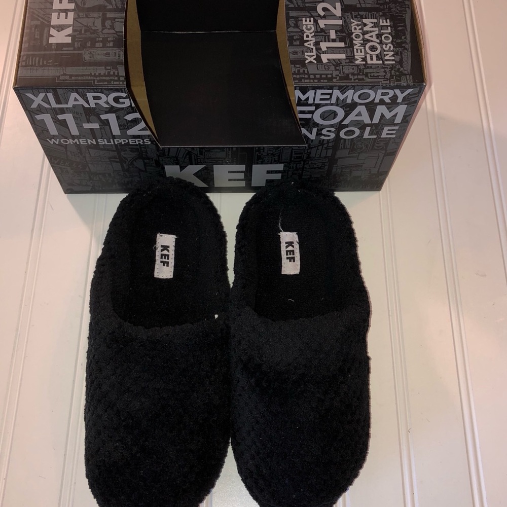 KEF ladies XL11-12 New black memory foam slippers